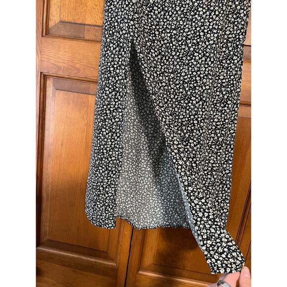 NWT H&M Women's Ditsy Floral Print Crepe Midi Skirt High Slit Black/White Size 2 - Picture 3 of 11